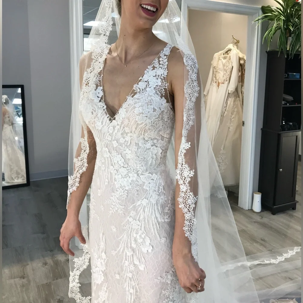 Pronovias EOS Lace Wedding Dress - Picture 2 of 16